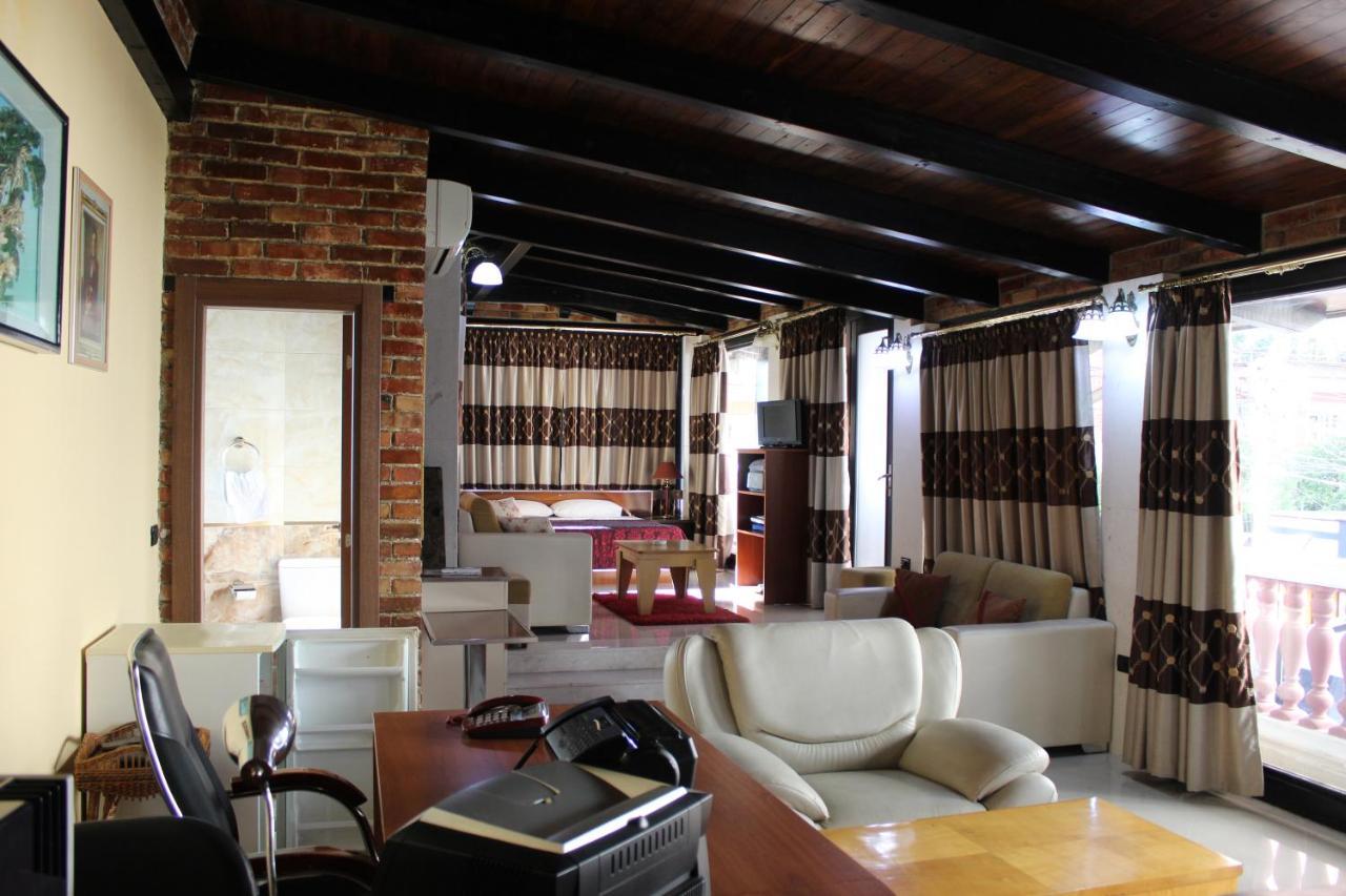 15 Hotel Tirana