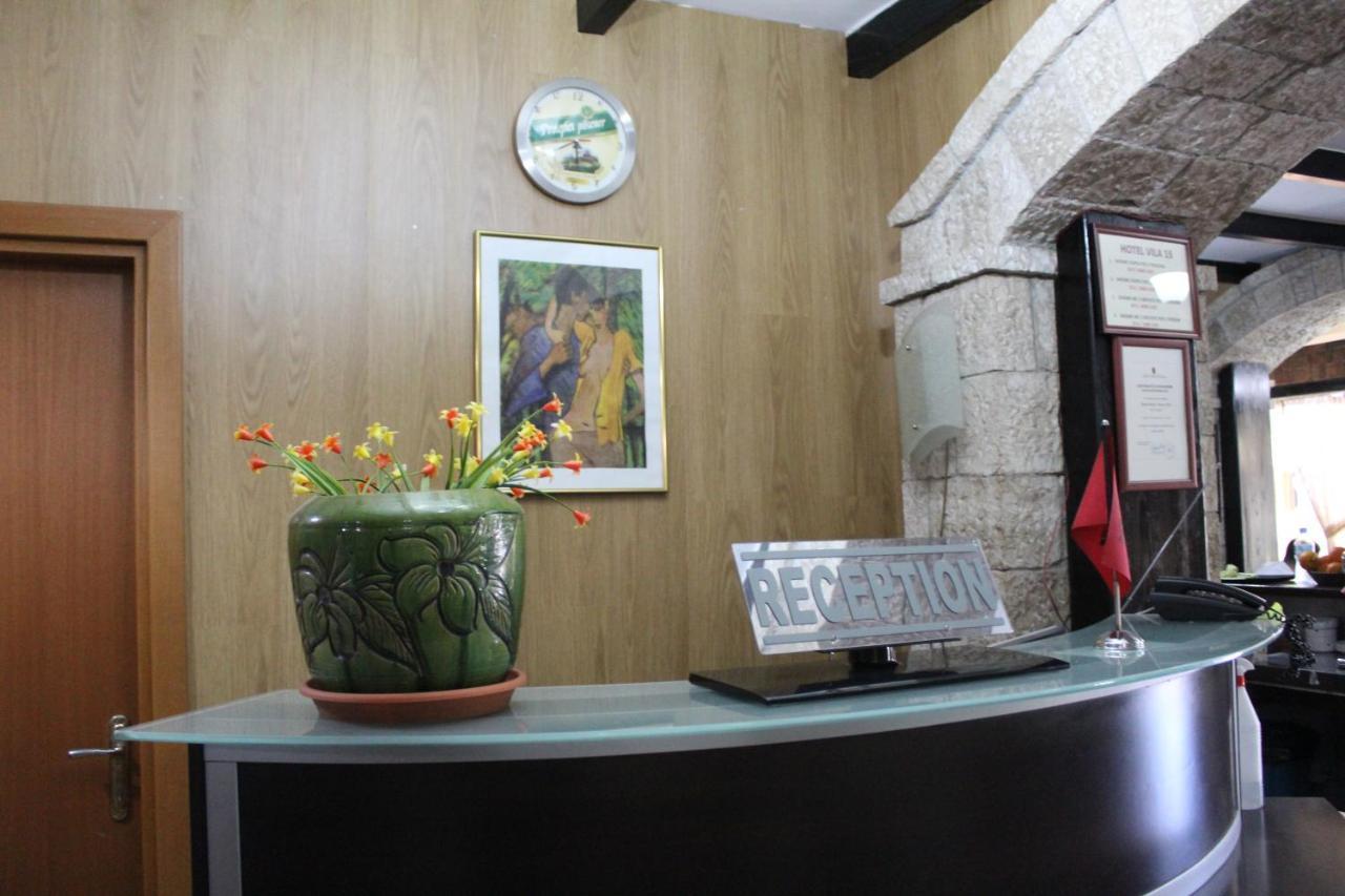 15 Tiranë