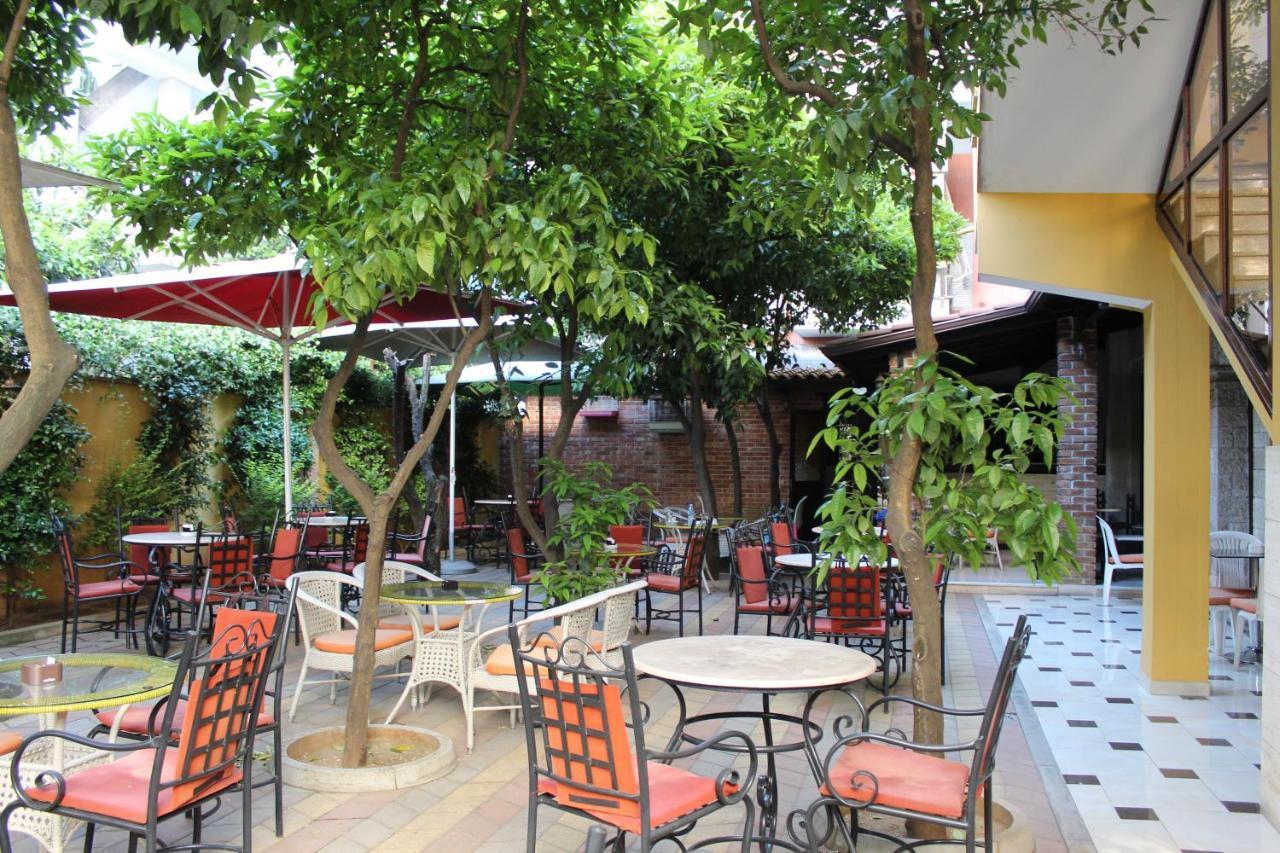 15 Hotell Tiranë
